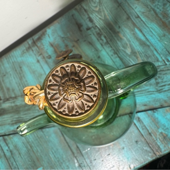 Vintage Large Hand Blown Green Glass Italian Wine Decanter with Ice Chamber - Picture 11 of 13